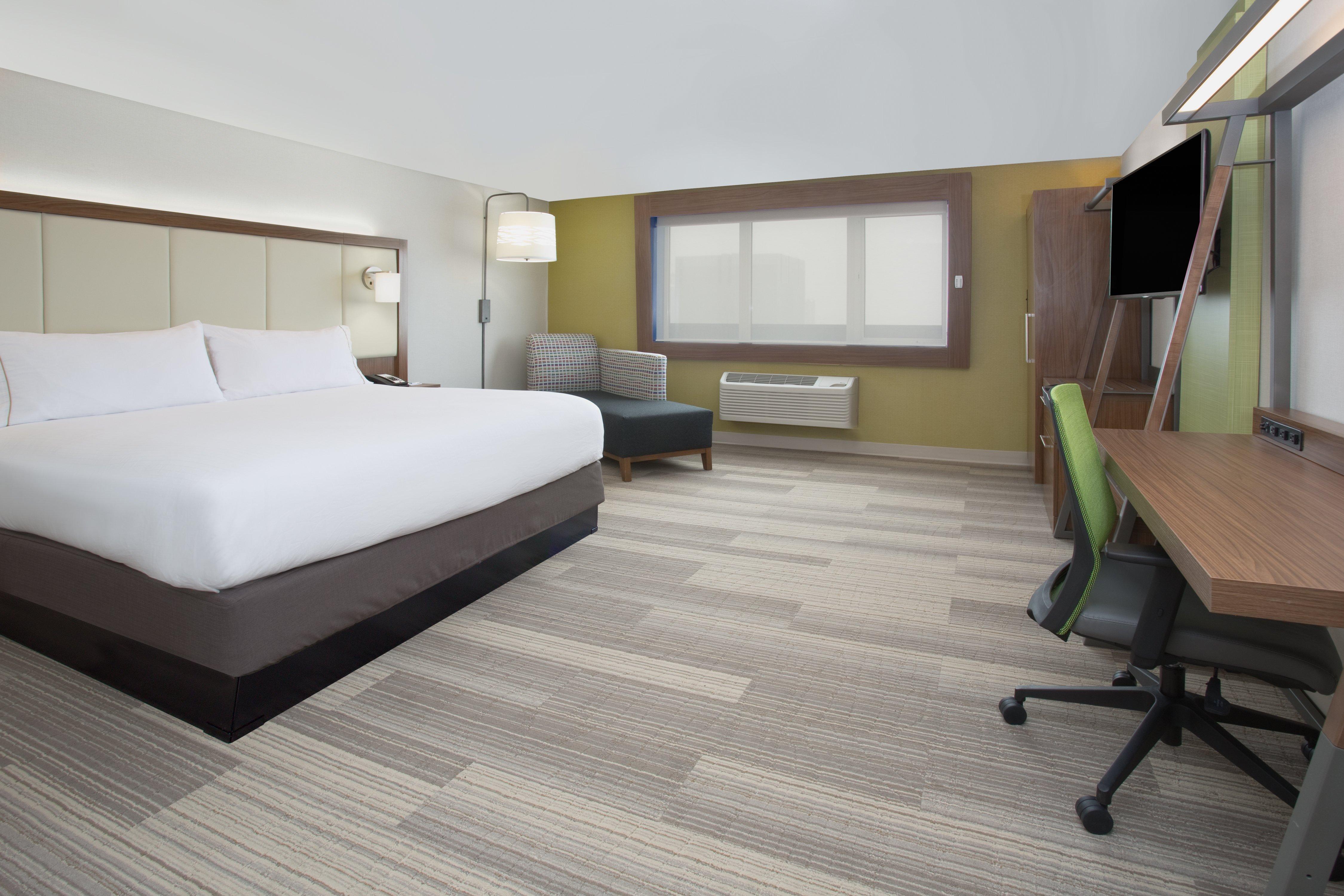Holiday Inn Express & Suites - Dodge City By Ihg Exterior photo